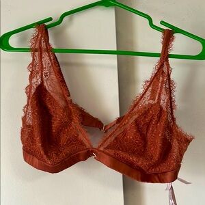 🍯 XL Victoria Secret Bralette with lace detail (1-17)